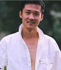 黄志忠现任妻子照片,幸福生活甜蜜如蜜